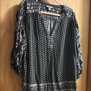 Knox rose Black and White Patterned Women's peasant Top